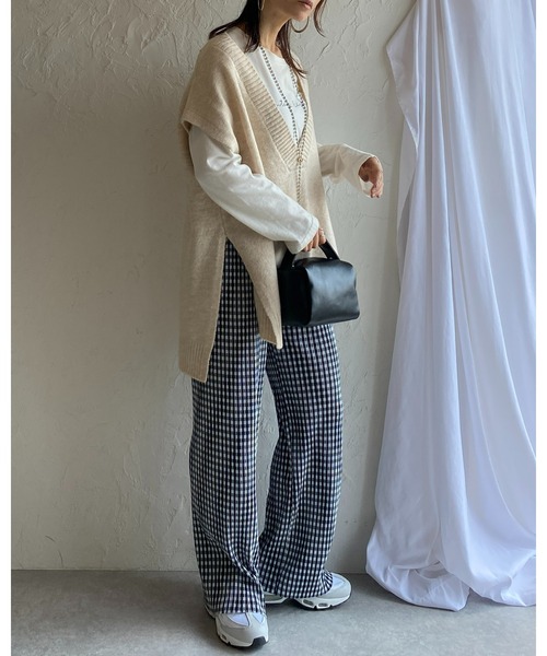 She's Closet(シーズクローゼット)の「オーバーサイズサイドスリット入り深Vネックニットベスト(ベスト・レディース・グリーン/杢グレー/ベージュ/ブラック/アイボリー・FREE)」の17枚目の写真