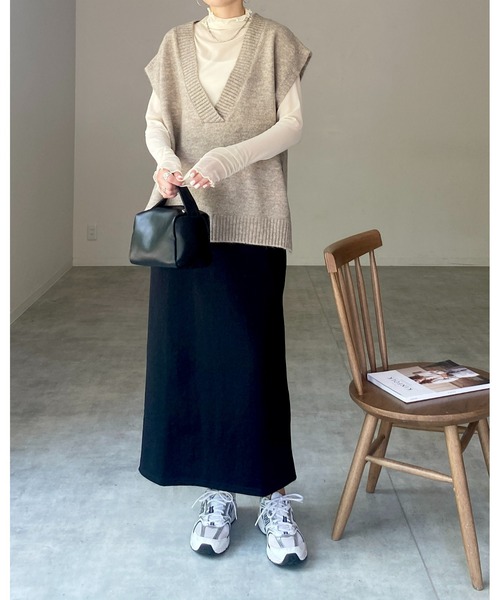 She's Closet(シーズクローゼット)の「オーバーサイズサイドスリット入り深Vネックニットベスト(ベスト・レディース・グリーン/杢グレー/ベージュ/ブラック/アイボリー・FREE)」の19枚目の写真
