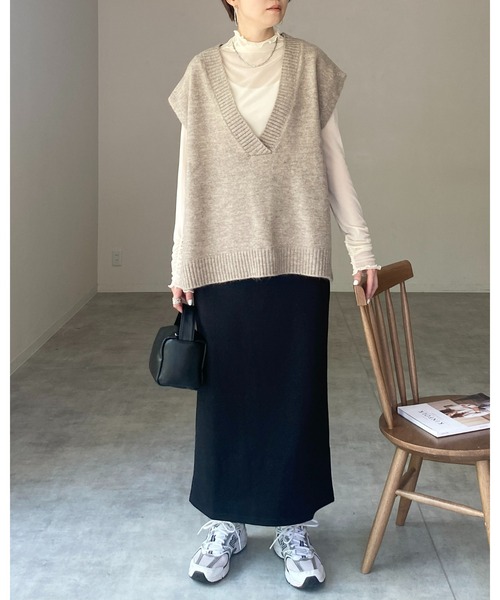 She's Closet(シーズクローゼット)の「オーバーサイズサイドスリット入り深Vネックニットベスト(ベスト・レディース・グリーン/杢グレー/ベージュ/ブラック/アイボリー・FREE)」の20枚目の写真
