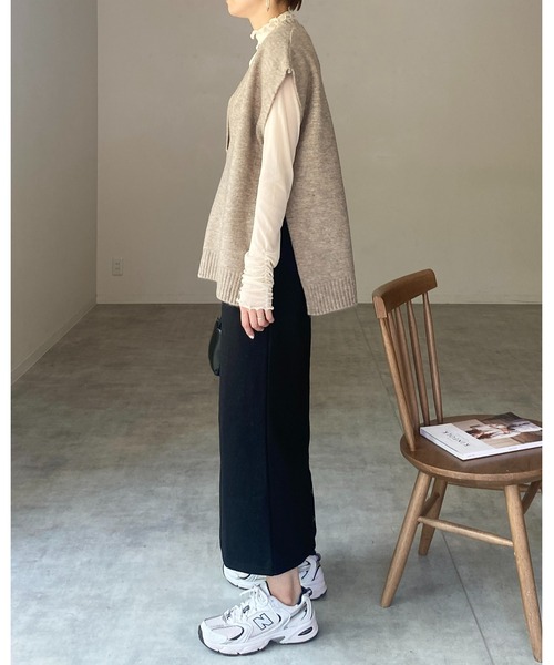 She's Closet(シーズクローゼット)の「オーバーサイズサイドスリット入り深Vネックニットベスト(ベスト・レディース・グリーン/杢グレー/ベージュ/ブラック/アイボリー・FREE)」の21枚目の写真