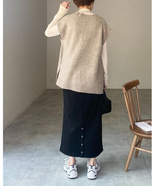 She's Closet(シーズクローゼット)の「オーバーサイズサイドスリット入り深Vネックニットベスト(ベスト・レディース・グリーン/杢グレー/ベージュ/ブラック/アイボリー・FREE)」の22枚目の写真