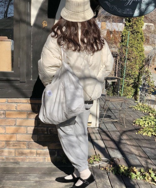 andme（アンドミー）の「ダイヤキルティングフェイクダウン中綿ジャケット（ダウンジャケット/コート・レディース・ブラック/アイボリー/モカ/ライトカーキ・M）」の6枚目の写真