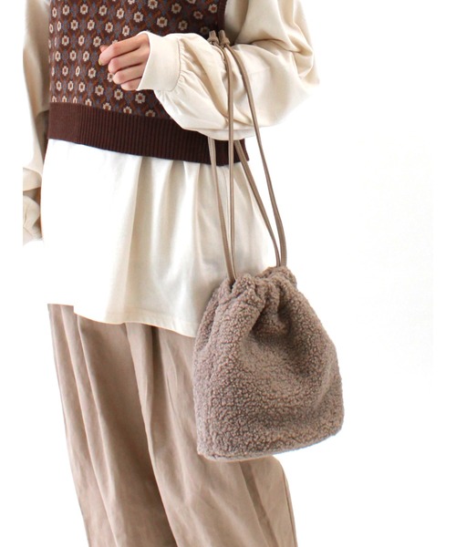 ehka sopo（エヘカソポ）の「ボア巾着ショルダーバッグ（ショルダーバッグ・レディース・ベージュ/オフホワイト/キャメル・ﾌﾘ-）」の3枚目の写真