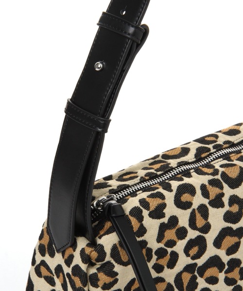 niko and...（ニコアンド）の「オリジナル太ストラップショルダーバッグ（ショルダーバッグ・レディース・ブラック/オフホワイト/その他1・0）」の9枚目の写真