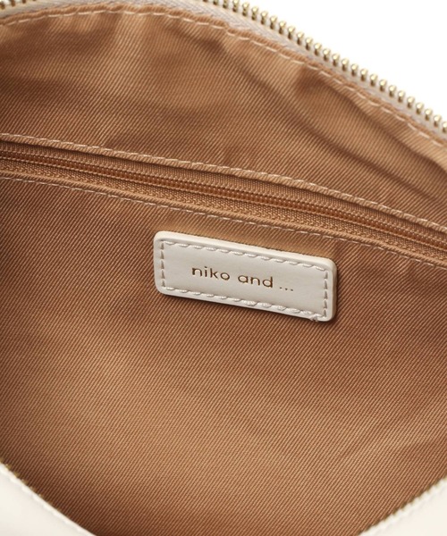 niko and...（ニコアンド）の「オリジナル太ストラップショルダーバッグ（ショルダーバッグ・レディース・ブラック/オフホワイト/その他1・0）」の7枚目の写真