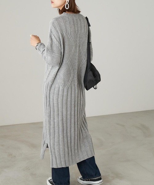 Chaco closet（チャコ クローゼット）の「ローゲージケーブル編みデザインニットワンピース（ワンピース・レディース・ベージュ/グレー/ブラウン・FREE）」の5枚目の写真