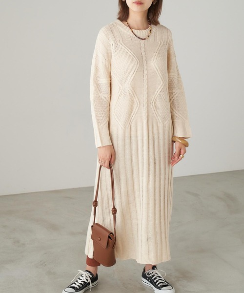 Chaco closet（チャコ クローゼット）の「ローゲージケーブル編みデザインニットワンピース（ワンピース・レディース・ベージュ/グレー/ブラウン・FREE）」の12枚目の写真