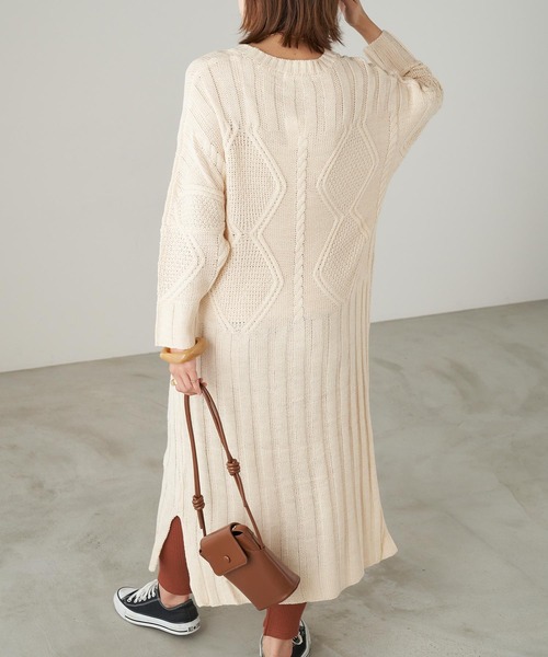 Chaco closet（チャコ クローゼット）の「ローゲージケーブル編みデザインニットワンピース（ワンピース・レディース・ベージュ/グレー/ブラウン・FREE）」の13枚目の写真