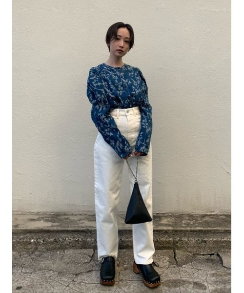 パンツ moussy PLAIN JEANS COLOR STRAIGHT MOUSSY（マウジー）の「PLAIN JEANS COLOR STRAIGHT（デニム