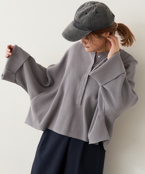 PUAL CE CIN（ピュアルセシン）の「ワッフルヘンリーネックロングスリーブ（Tシャツ/カットソー・レディース・ベージュ/グレー/オフホワイト・FREE）」の11枚目の写真