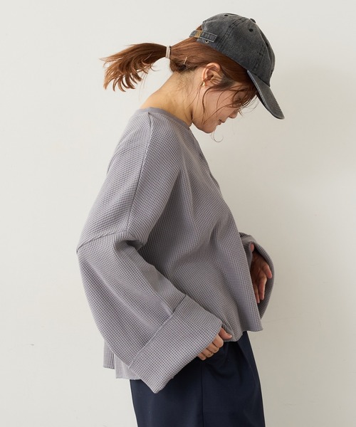 PUAL CE CIN（ピュアルセシン）の「ワッフルヘンリーネックロングスリーブ（Tシャツ/カットソー・レディース・ベージュ/グレー/オフホワイト・FREE）」の12枚目の写真