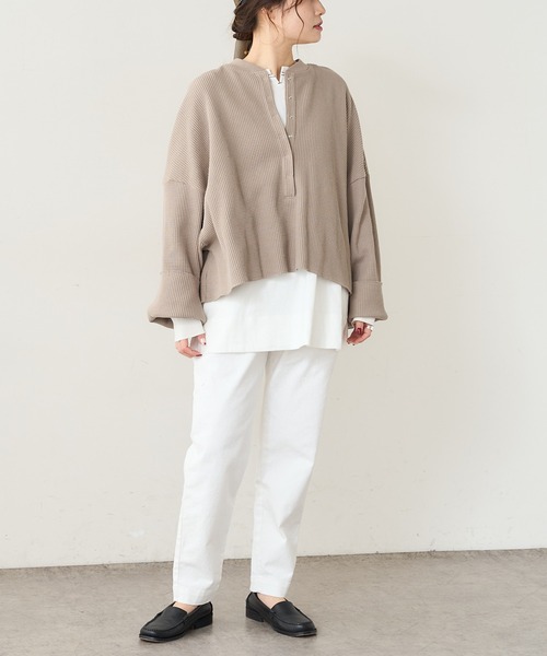 PUAL CE CIN（ピュアルセシン）の「ワッフルヘンリーネックロングスリーブ（Tシャツ/カットソー・レディース・ベージュ/グレー/オフホワイト・FREE）」の8枚目の写真