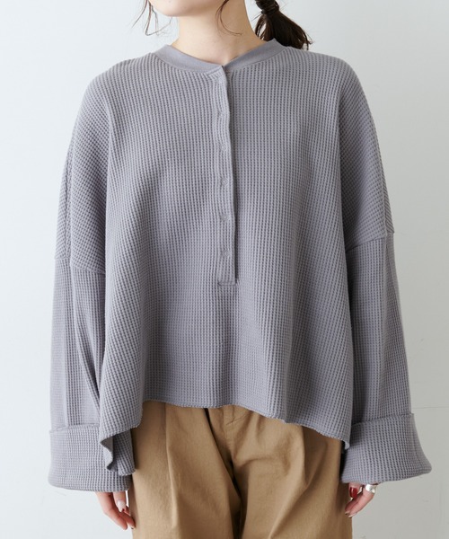 PUAL CE CIN（ピュアルセシン）の「ワッフルヘンリーネックロングスリーブ（Tシャツ/カットソー・レディース・ベージュ/グレー/オフホワイト・FREE）」の16枚目の写真