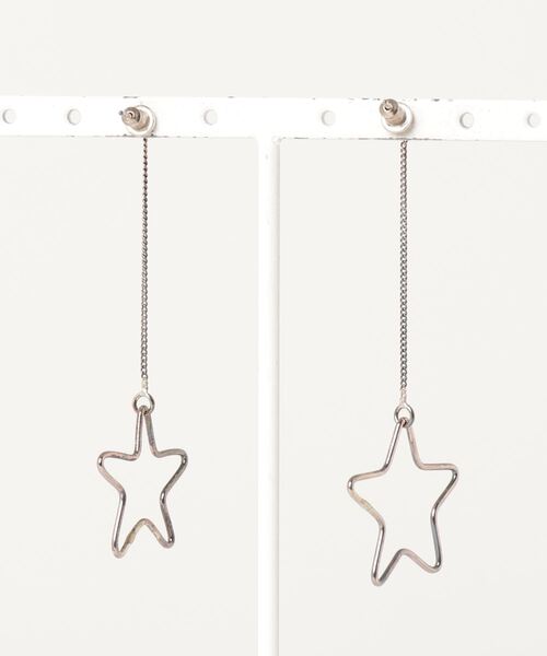 DROIT BELLO（ドロイトベロ）の「DROIT BELLO（ドロイトベロ）move star pierce　星ﾁｪｰﾝﾋﾟｱｽ（ピアス（両耳用）・レディース・シルバー・FREE）」の2枚目の写真
