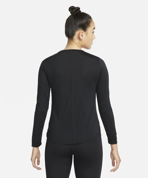 NIKE（ナイキ）の「ナイキ Dri-FIT ワン ウィメンズ スタンダード フィット ロングスリーブ トップ 春服 ロンT / Nike Dri-FIT One Women's Standard Fit Long-Sleeve Top（Tシャツ/カットソー・レディース・ピンク系その他/ブラック・S/M/L/XL/XS）」の8枚目の写真