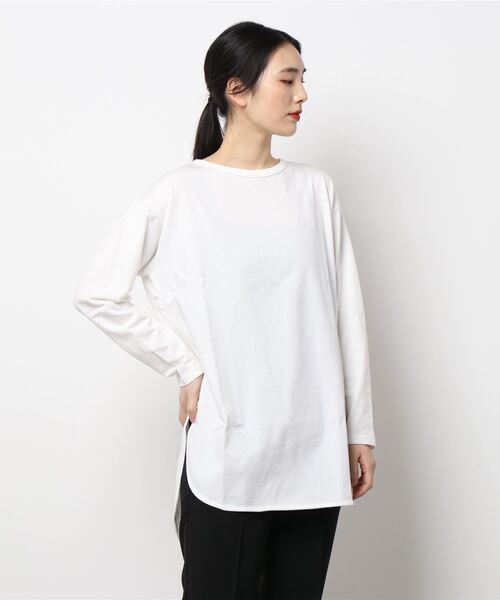 ottilie(オティーリエ)の「ラウンドヘムロングスリーブT(Tシャツ/カットソー・レディース・オフホワイト・FREE)」の21枚目の写真