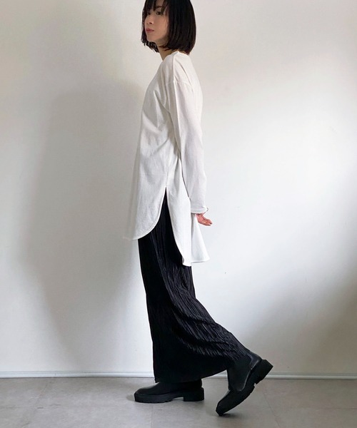 ottilie(オティーリエ)の「ラウンドヘムロングスリーブT(Tシャツ/カットソー・レディース・オフホワイト・FREE)」の13枚目の写真