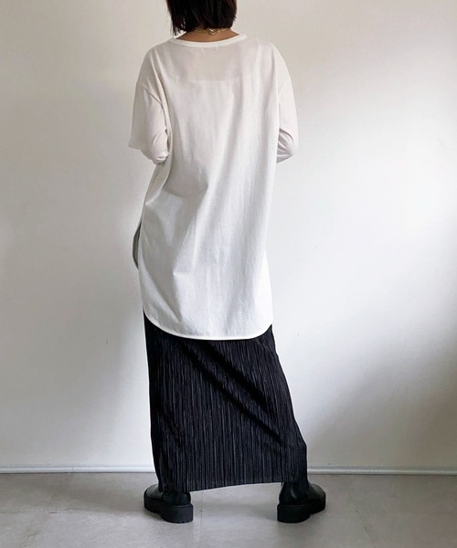 ottilie(オティーリエ)の「ラウンドヘムロングスリーブT(Tシャツ/カットソー・レディース・オフホワイト・FREE)」の14枚目の写真