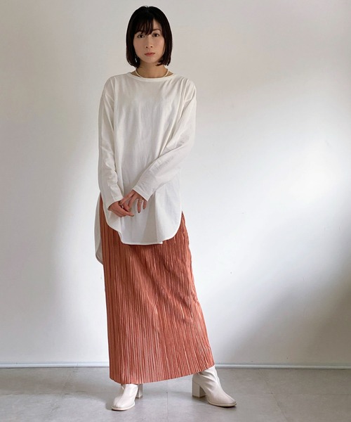 ottilie(オティーリエ)の「ラウンドヘムロングスリーブT(Tシャツ/カットソー・レディース・オフホワイト・FREE)」の15枚目の写真