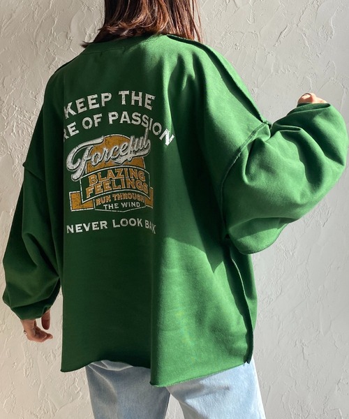 She's Closet(シーズクローゼット)の「ビッグシルエットボリュームスリーブヴィンテージ風プリント長袖プルオーバースウェット(スウェット・レディース・オフホワイト/グリーン/オートミール/スミクロ・FREE)」の4枚目の写真
