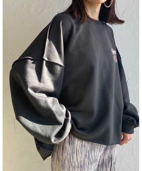 She's Closet(シーズクローゼット)の「ビッグシルエットボリュームスリーブヴィンテージ風プリント長袖プルオーバースウェット(スウェット・レディース・オフホワイト/グリーン/オートミール/スミクロ・FREE)」の17枚目の写真