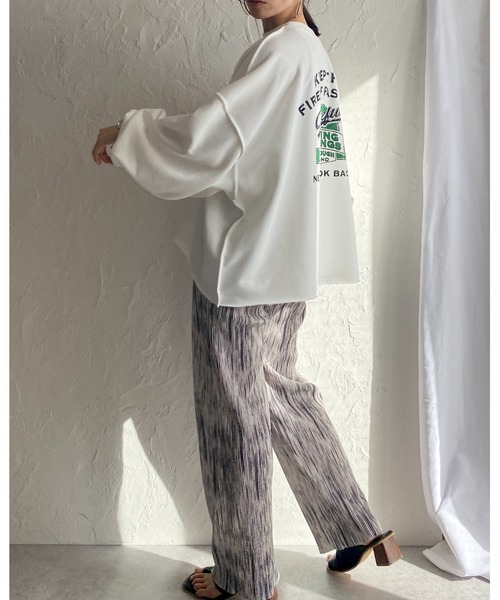 She's Closet(シーズクローゼット)の「ビッグシルエットボリュームスリーブヴィンテージ風プリント長袖プルオーバースウェット(スウェット・レディース・オフホワイト/グリーン/オートミール/スミクロ・FREE)」の20枚目の写真