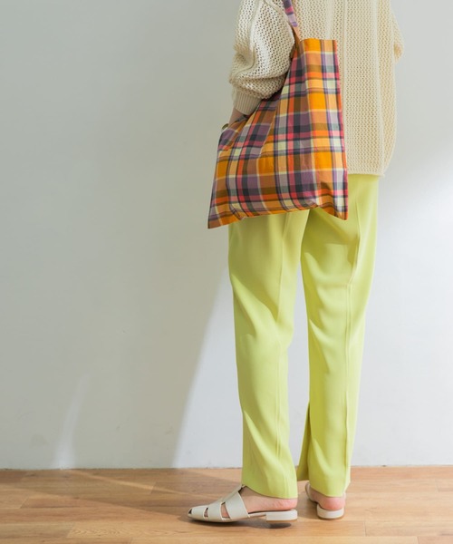 URBAN RESEARCH（アーバンリサーチ）の「サテンストレートパンツ（その他パンツ・レディース・ブラウン系その他/グリーン系その他/ブラック・38/34/36）」の11枚目の写真