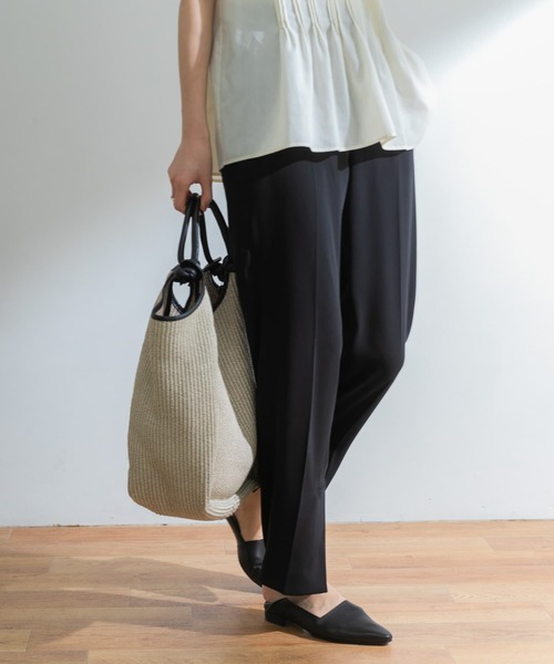 URBAN RESEARCH（アーバンリサーチ）の「サテンストレートパンツ（その他パンツ・レディース・ブラウン系その他/グリーン系その他/ブラック・38/34/36）」の21枚目の写真
