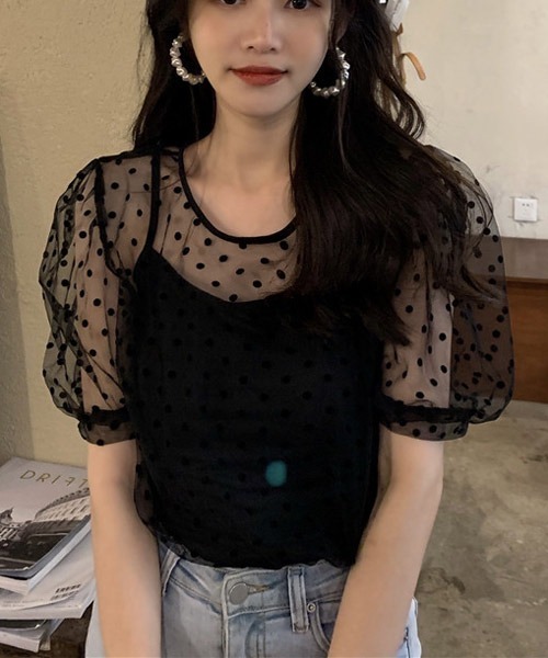 VIBGYOR Women(ヴィブジョー ウィメン)の「【KOREA SELECT】ドット柄 チュール 半袖ブラウス(シャツ/ブラウス・レディース・ブラック/カーキ・FREE)」の1枚目の写真