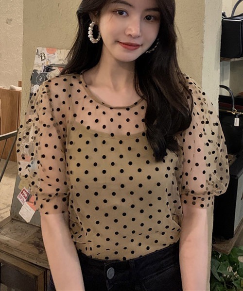 VIBGYOR Women(ヴィブジョー ウィメン)の「【KOREA SELECT】ドット柄 チュール 半袖ブラウス(シャツ/ブラウス・レディース・ブラック/カーキ・FREE)」の10枚目の写真