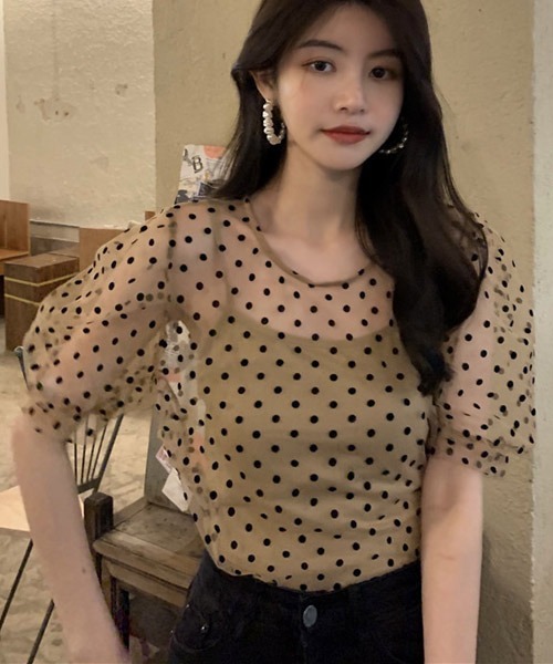 VIBGYOR Women(ヴィブジョー ウィメン)の「【KOREA SELECT】ドット柄 チュール 半袖ブラウス(シャツ/ブラウス・レディース・ブラック/カーキ・FREE)」の11枚目の写真