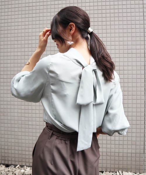 Brownie(ブラウニー)の「前後2WAYボウタイ5分袖ブラウス(シャツ/ブラウス・レディース・レッド/ブラック/サックスブルー/オフホワイト・FREE)」の7枚目の写真