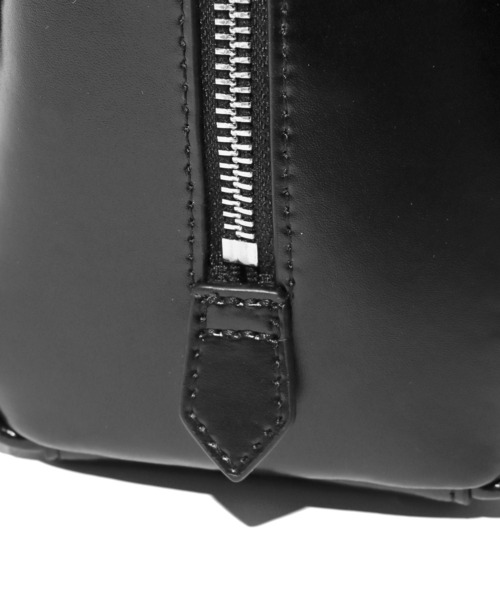 YAHKI(ヤーキ)の「YAHKI/ヤーキ CROSS BODY BAG レザーショルダーバッグ(ショルダーバッグ・レディース・ライラック/ブラック/ベージュ・ONE SIZE)」の11枚目の写真
