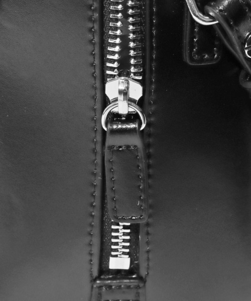 YAHKI(ヤーキ)の「YAHKI/ヤーキ CROSS BODY BAG レザーショルダーバッグ(ショルダーバッグ・レディース・ライラック/ブラック/ベージュ・ONE SIZE)」の7枚目の写真