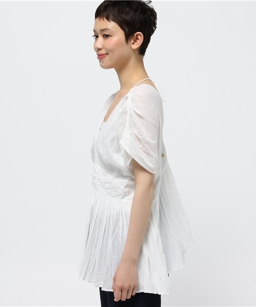 And A（アンドエー）の「ナチュラルギャザープルオーバー（シャツ/ブラウス・レディース・ホワイト/ネイビー/レモンイエロー・FREE）」の5枚目の写真