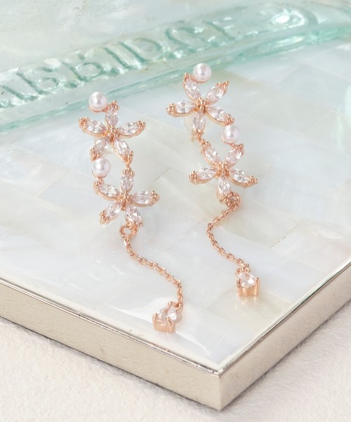 Phoebe(フィービィー)の「ガーデンフラワースウィングピアス/お花(ピアス(両耳用)・レディース・ピンクゴールド/イエローゴールド・FREE)」の9枚目の写真