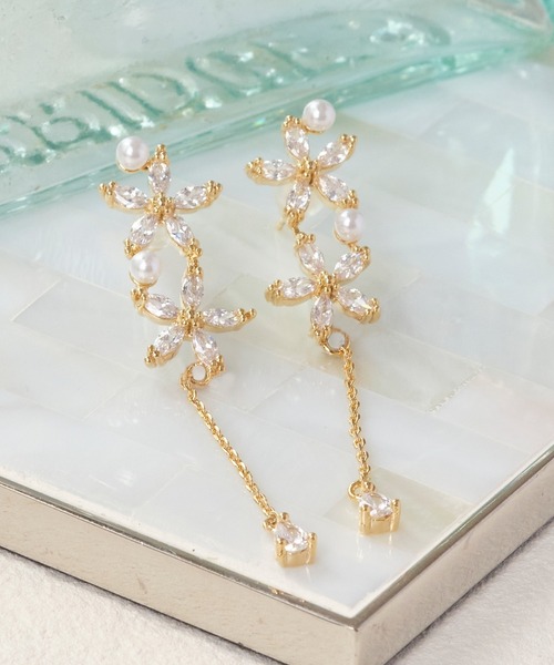 Phoebe(フィービィー)の「ガーデンフラワースウィングピアス/お花(ピアス(両耳用)・レディース・ピンクゴールド/イエローゴールド・FREE)」の16枚目の写真