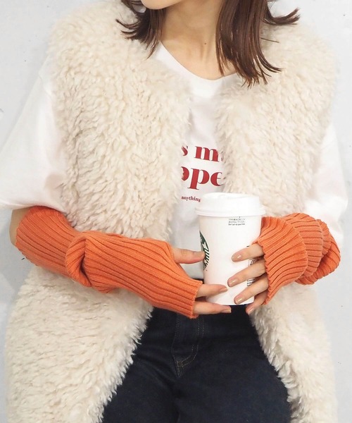 tiptop（ティップトップ）の「リブアームウォーマー（アームカバー・レディース・ブラック/オレンジ/ブルー/アイボリー/グリーン系その他/ライトベージュ・FREE）」の21枚目の写真