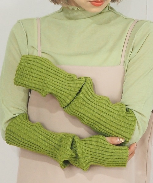 tiptop（ティップトップ）の「リブアームウォーマー（アームカバー・レディース・ブラック/オレンジ/ブルー/アイボリー/グリーン系その他/ライトベージュ・FREE）」の13枚目の写真