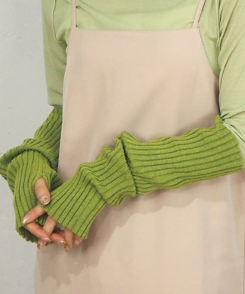 tiptop（ティップトップ）の「リブアームウォーマー（アームカバー・レディース・ブラック/オレンジ/ブルー/アイボリー/グリーン系その他/ライトベージュ・FREE）」の14枚目の写真