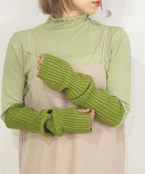 tiptop（ティップトップ）の「リブアームウォーマー（アームカバー・レディース・ブラック/オレンジ/ブルー/アイボリー/グリーン系その他/ライトベージュ・FREE）」の10枚目の写真