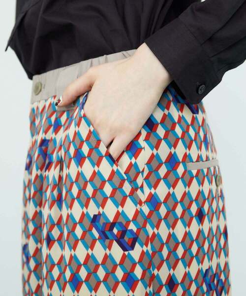 FRAPBOIS（フラボア）の「ジオメトリー パンツ（その他パンツ・レディース・ブラック/ベージュ・1/2）」の3枚目の写真