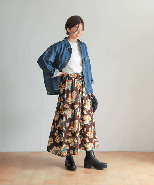 URBAN RESEARCH DOORS（アーバンリサーチドアーズ）の「レーヨン大花柄スカート（スカート・レディース・グレー系その他/ブラウン系その他・MEDIUM）」の16枚目の写真