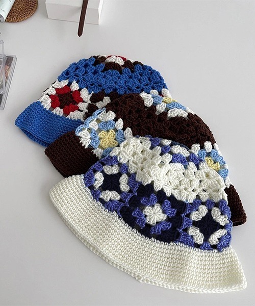 c.u.l（シーユーエル）の「かぎ編み フラワーデザイン ニットバケットハット cula427（ハット・レディース・ブルー/アイボリー/ブラウン・FREE）」の10枚目の写真
