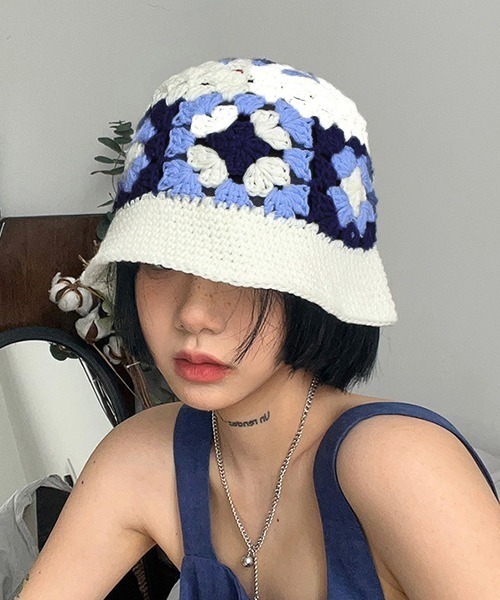 c.u.l（シーユーエル）の「かぎ編み フラワーデザイン ニットバケットハット cula427（ハット・レディース・ブルー/アイボリー/ブラウン・FREE）」の22枚目の写真