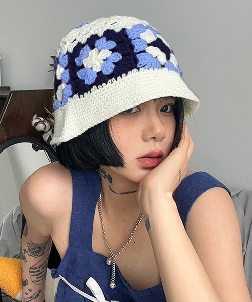 c.u.l（シーユーエル）の「かぎ編み フラワーデザイン ニットバケットハット cula427（ハット・レディース・ブルー/アイボリー/ブラウン・FREE）」の21枚目の写真