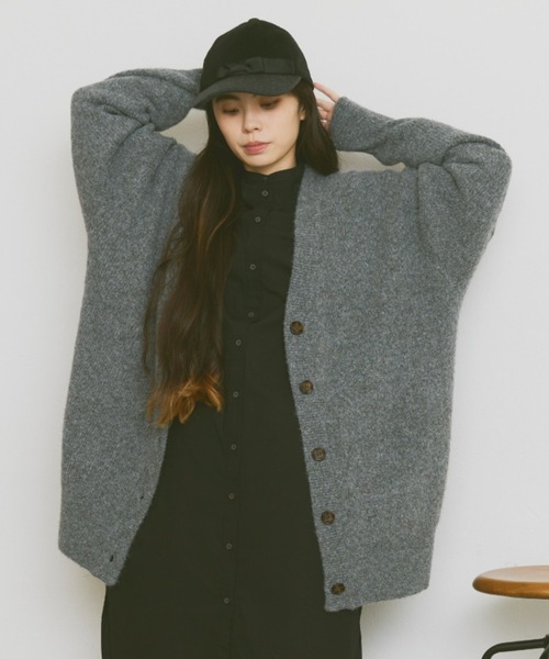 Libra Cue(リブラ キュー)の「リラックスオーバールーズカーディガン(カーディガン/ボレロ・レディース・アイボリー/ブラック/グレー・FREE)」の3枚目の写真