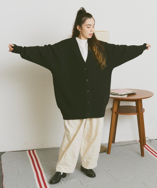 Libra Cue(リブラ キュー)の「リラックスオーバールーズカーディガン(カーディガン/ボレロ・レディース・アイボリー/ブラック/グレー・FREE)」の17枚目の写真