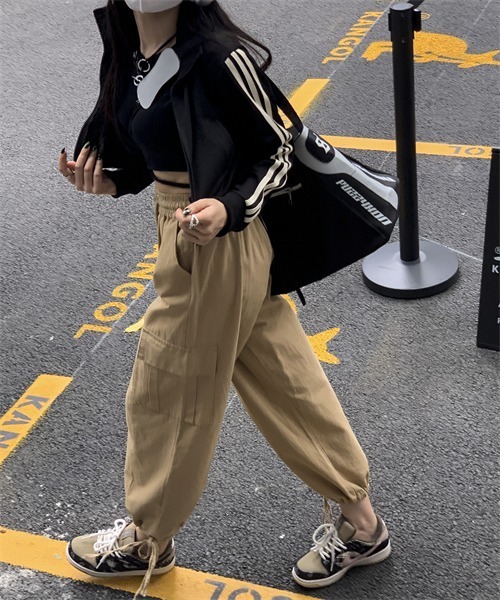 FREE STYLISTS(フリー スタイリスト)の「ワイドストレート カーゴパンツ(カーゴパンツ・レディース・ベージュ/ブラック/カーキ・L/XL/S/M)」の18枚目の写真