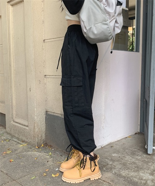 FREE STYLISTS(フリー スタイリスト)の「ワイドストレート カーゴパンツ(カーゴパンツ・レディース・ベージュ/ブラック/カーキ・L/XL/S/M)」の13枚目の写真